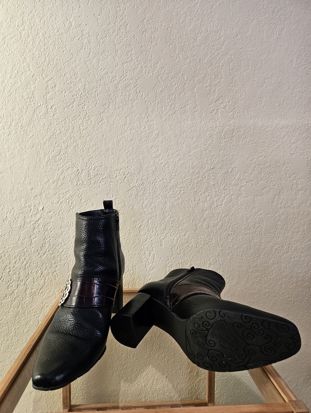 Brighton Rory black leather Zip Ankle boots. Silver buckle block heel Sz 9 - Picture 4 of 9